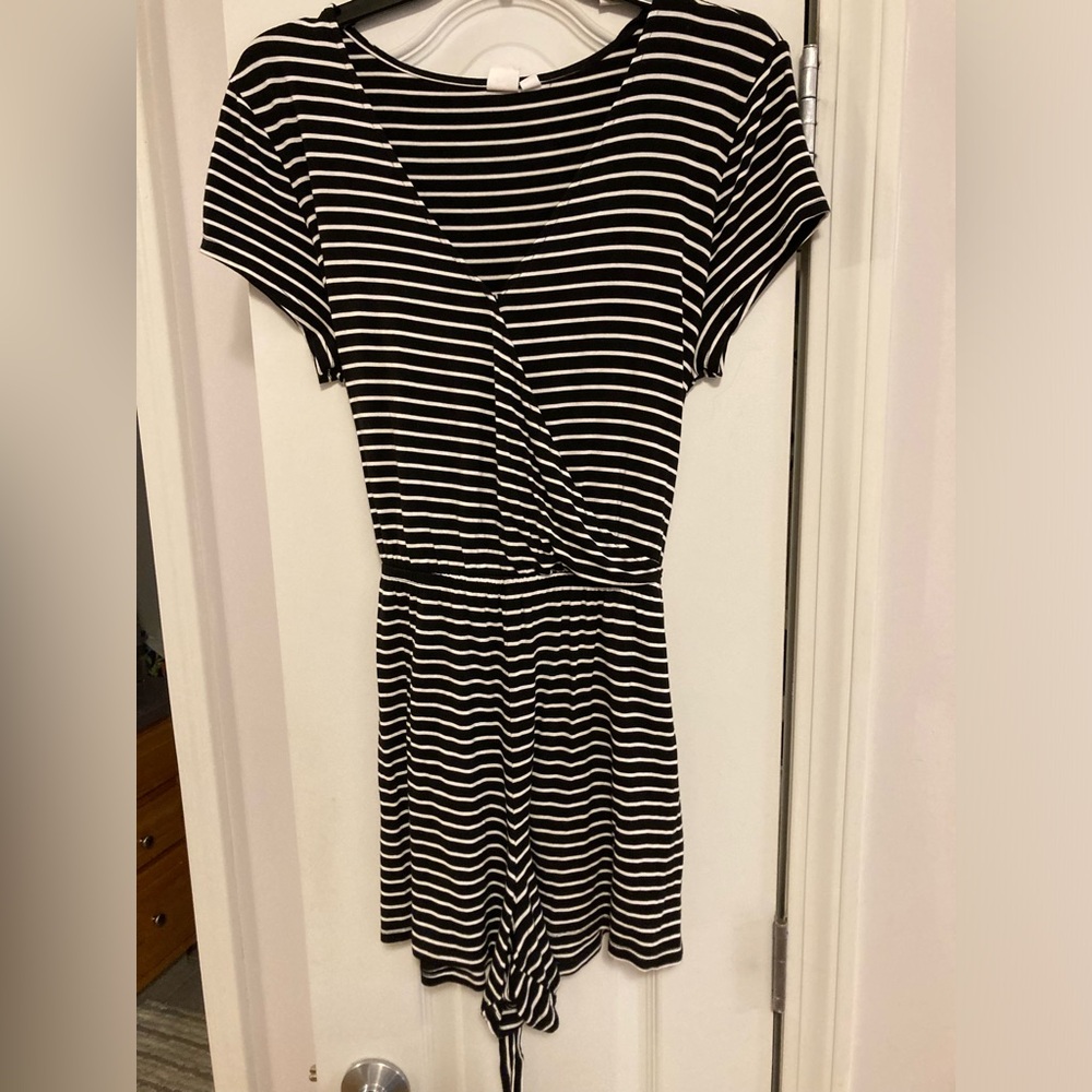 Gap Striped Romper with Tie. Size Large